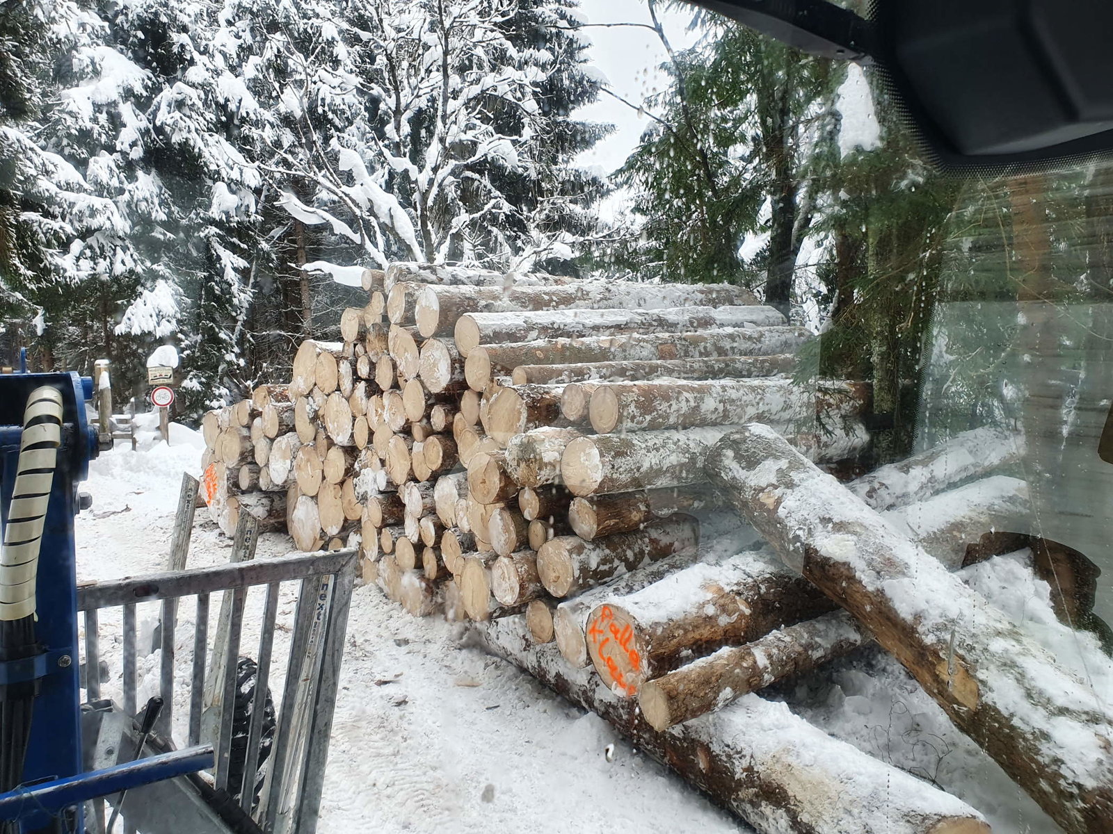 Arbeit im Winter von Holzschlägerung David Auer
